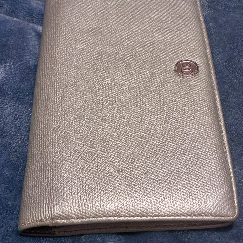 ✨CHANEL Silver Leather Wallet | Made In France | Vintage Collectible | Old 💵🔥✨ - Picture 3 of 12